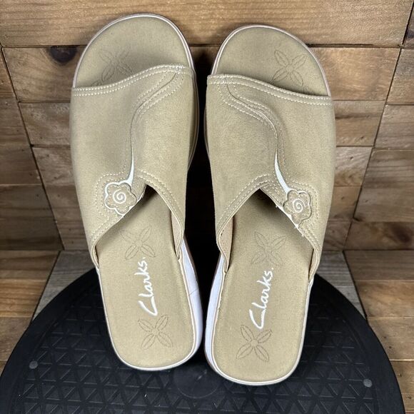 Clarks Women’s Size US 8 Tan White Slip On Suede Slide Casual Sandals - Picture 5 of 10